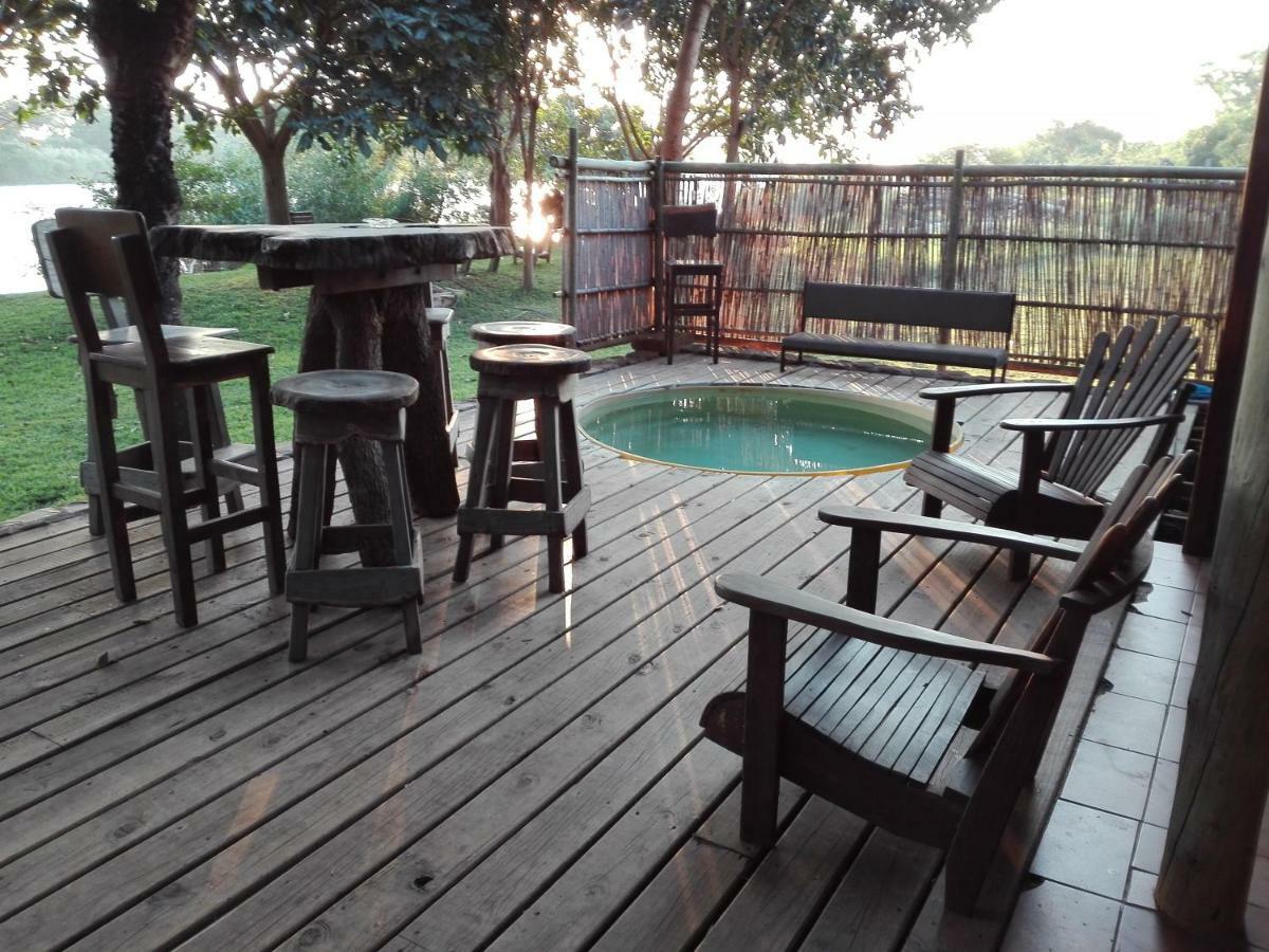 Hippo Retreat & Tiger Fishing Komatipoort Exterior photo